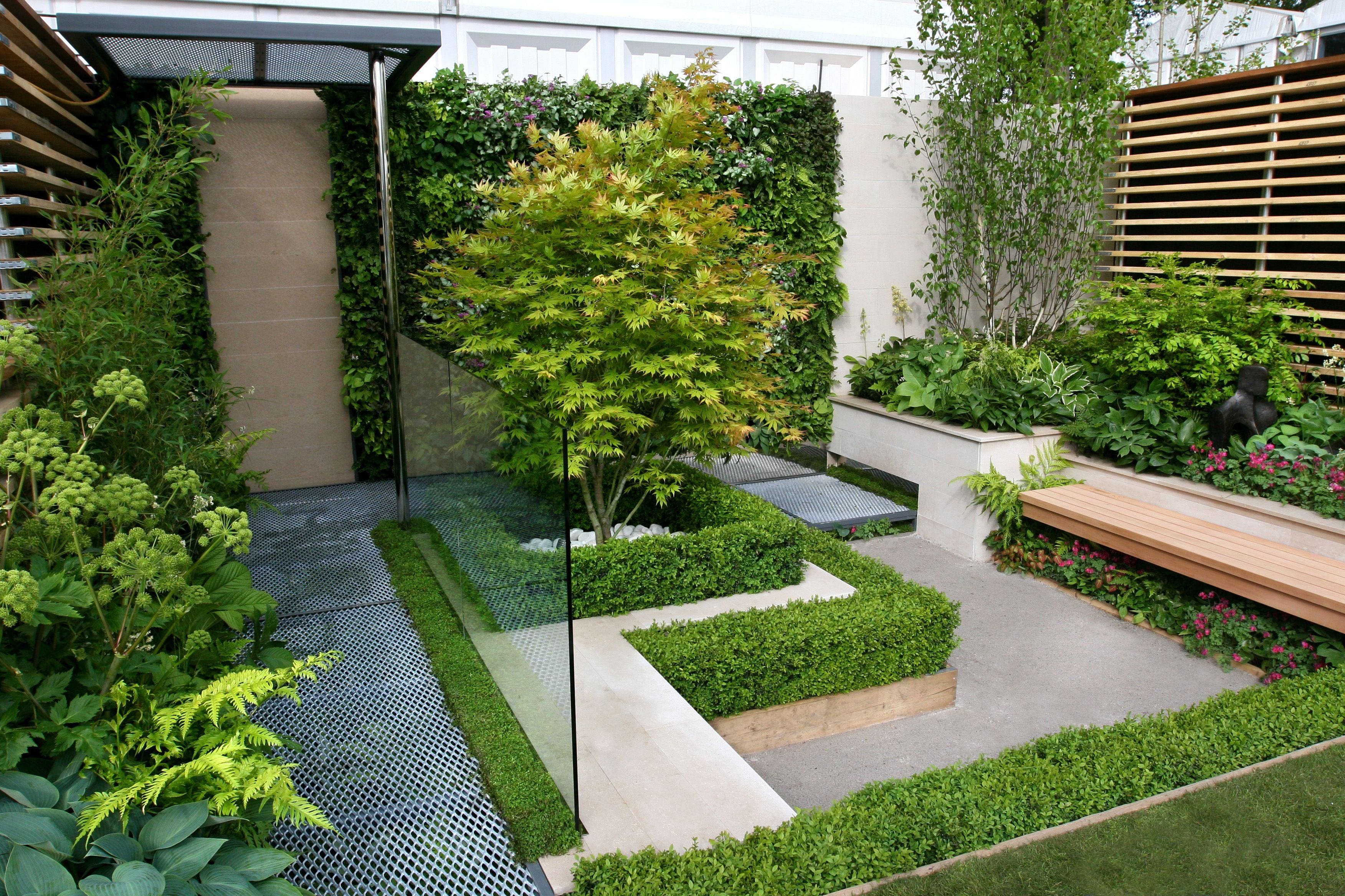 Charming Garden Accents & Features